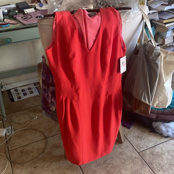New w/tags Vince Camuto size 10 red v-neck dress - Picture 1 of 10